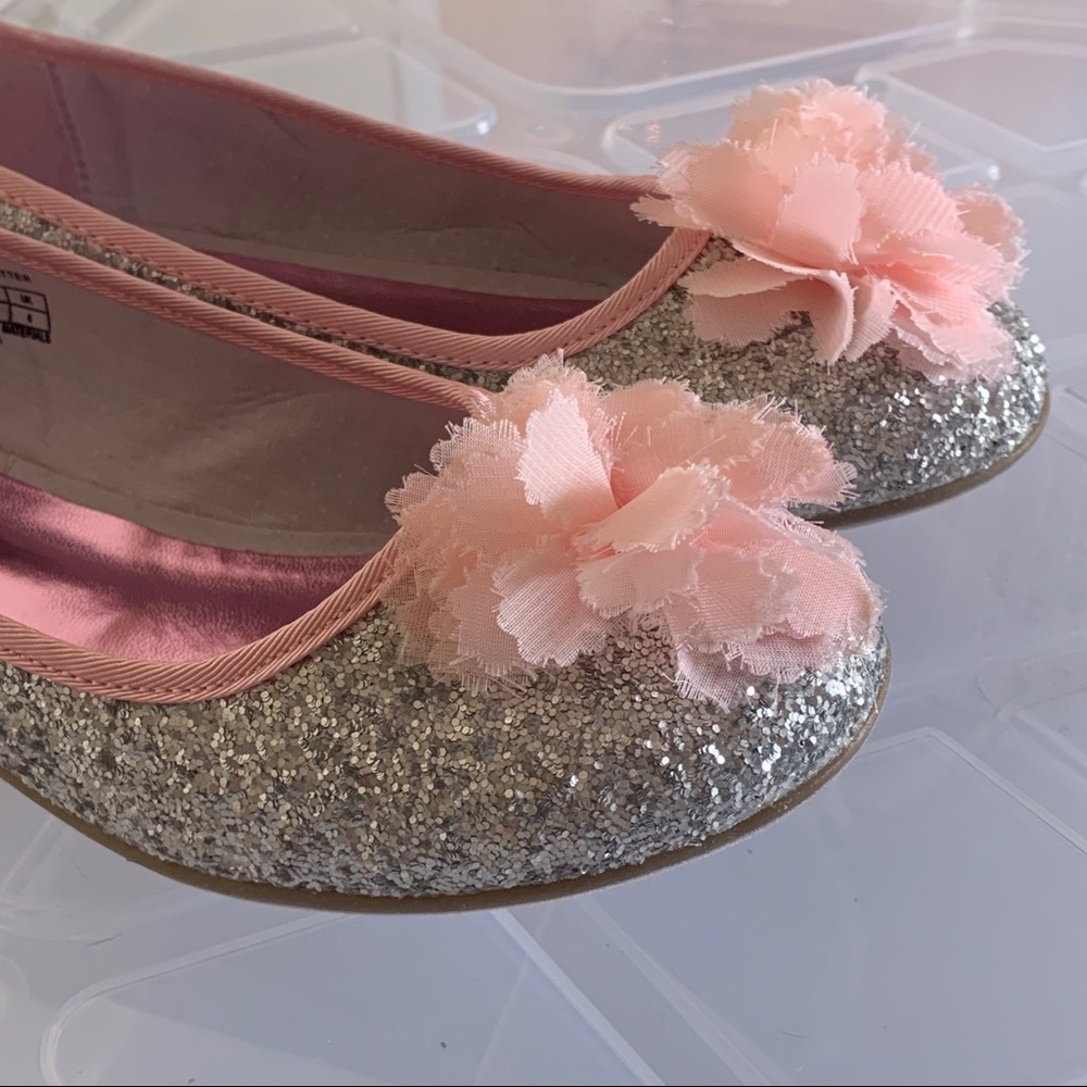 New size 5 Flowers by Zoe children’s flats